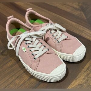 Cariuma Shoes Mens 8.5/ Womens 10 OCA Casual Low Sneakers JS-1022 Pink Canvas